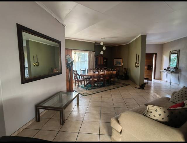 4 BEDROOM HOUSE FOR SALE IN OVERKRUIN
